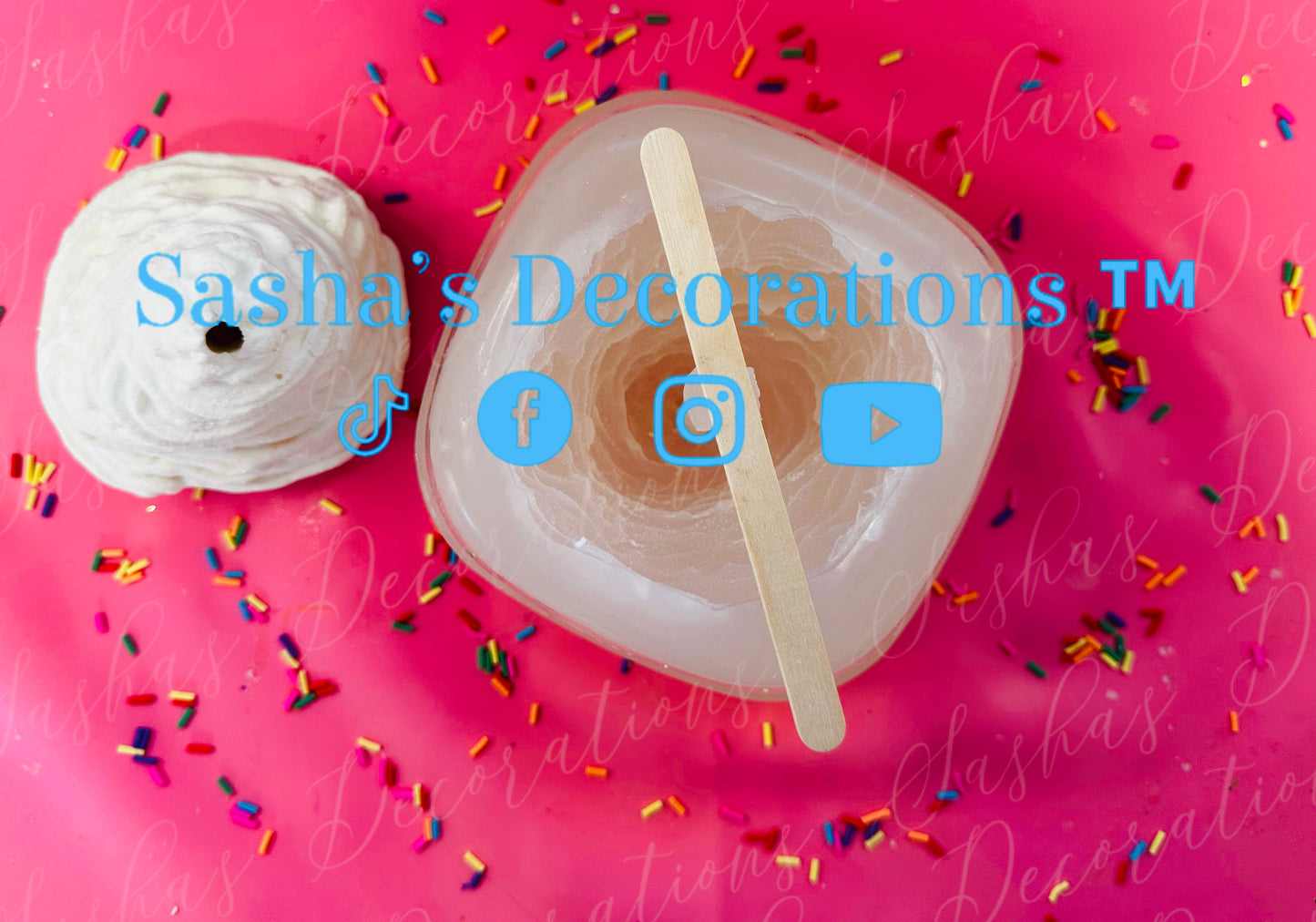 Faux Whipped Cream w/ Straw Hole Wide Lids / 40 oz Lids Mold PREORDER