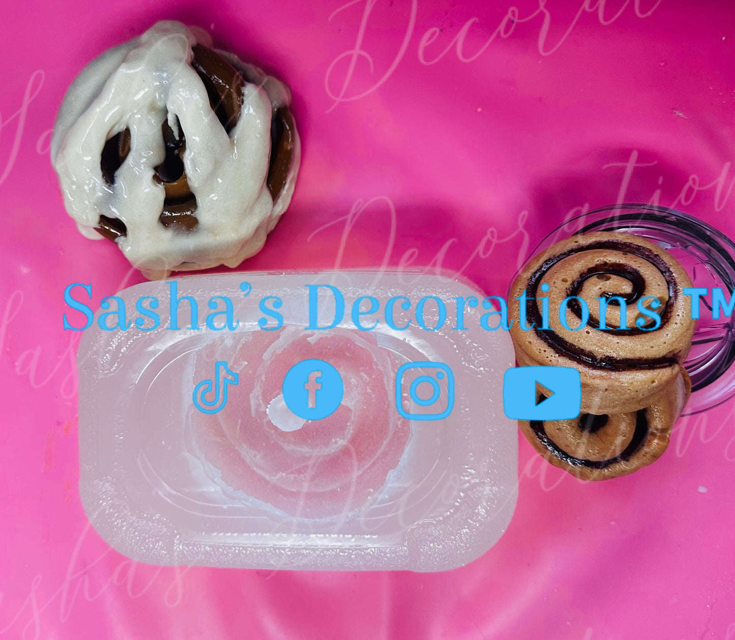 Faux LARGE Cinnamon Roll w/ Straw Hole Mold PREORDER