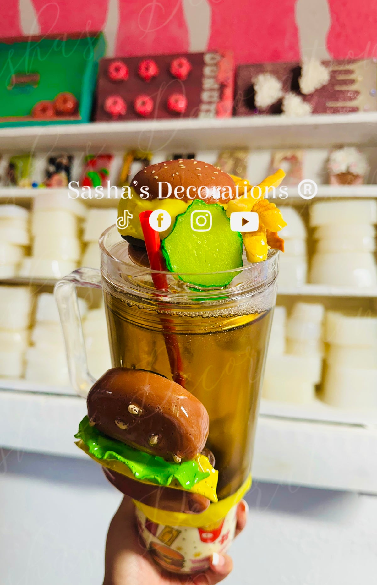 Burger Soda 40 oz Snow Globe Cup