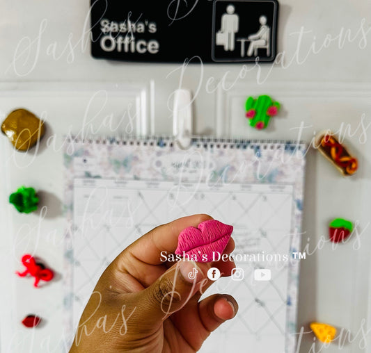 Pink Lips Magnet