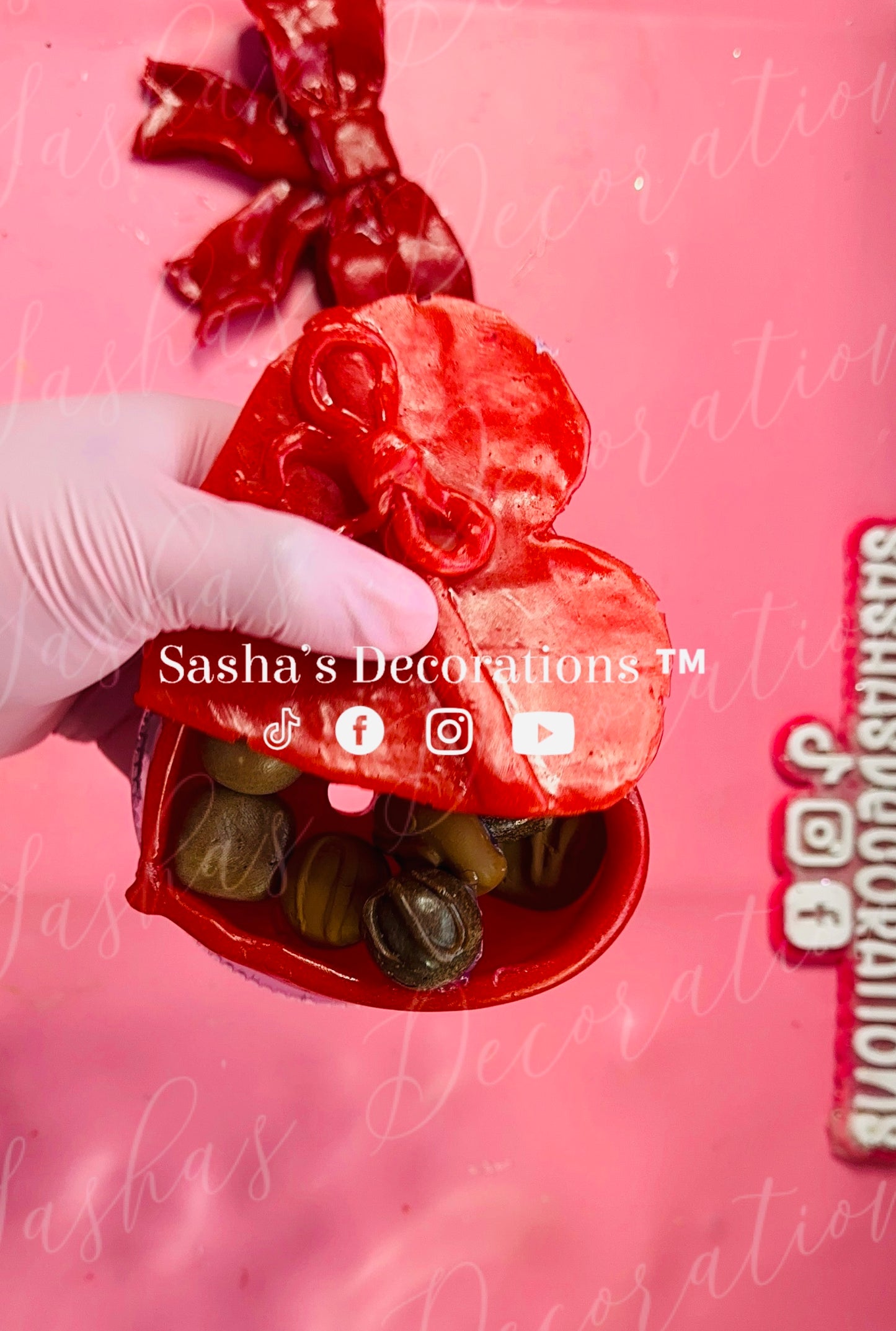 Heart Box Topper Mold w/ Premade Straw Hole PREORDER (chocolate pieces not included)