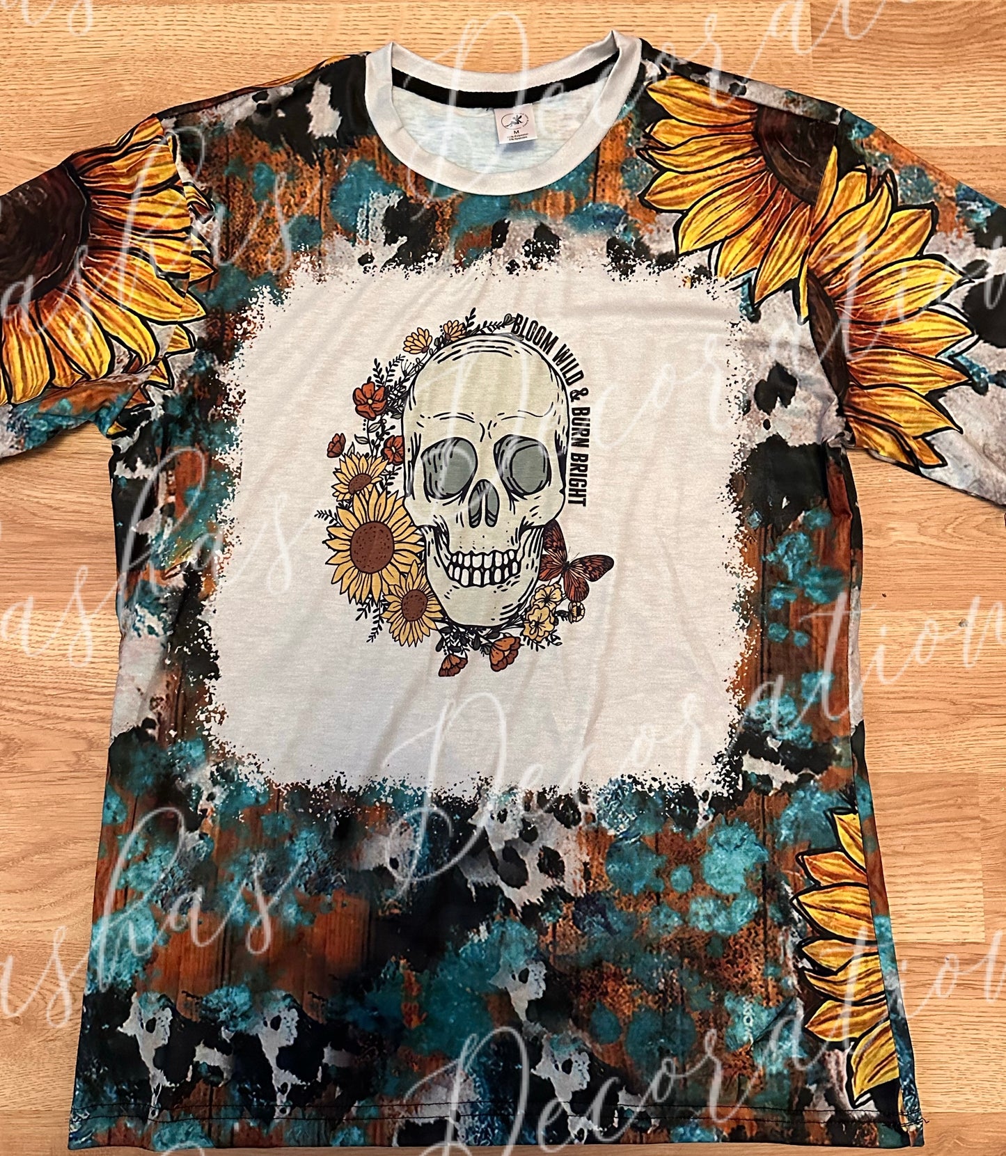 A SIZE MEDIUM sunflower faux bleach tee