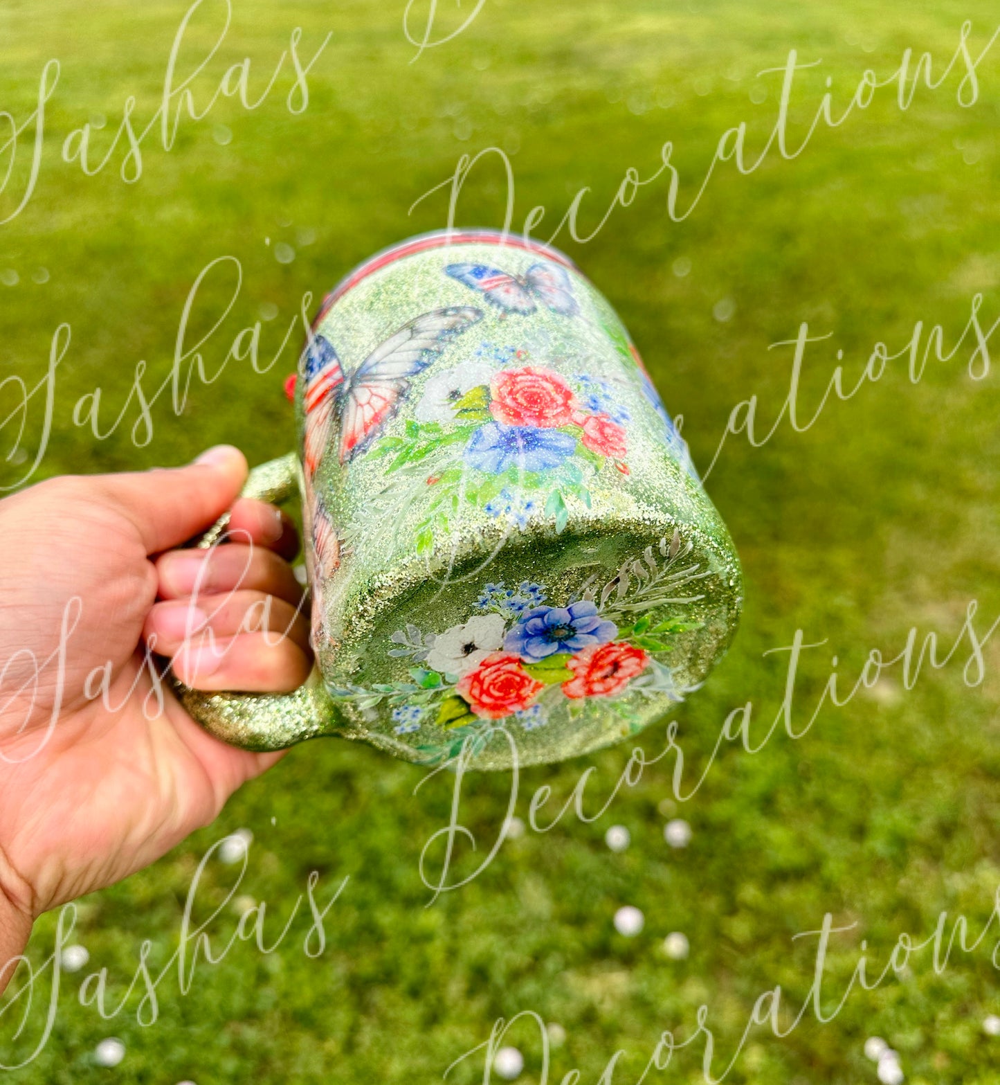 A Patriotic Mug With flower topper